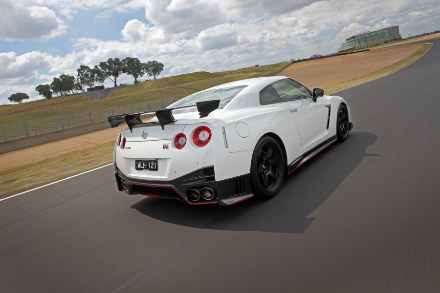  Nissan GT-R Nismo 2017 года  (AU) (фото 21 из 34)